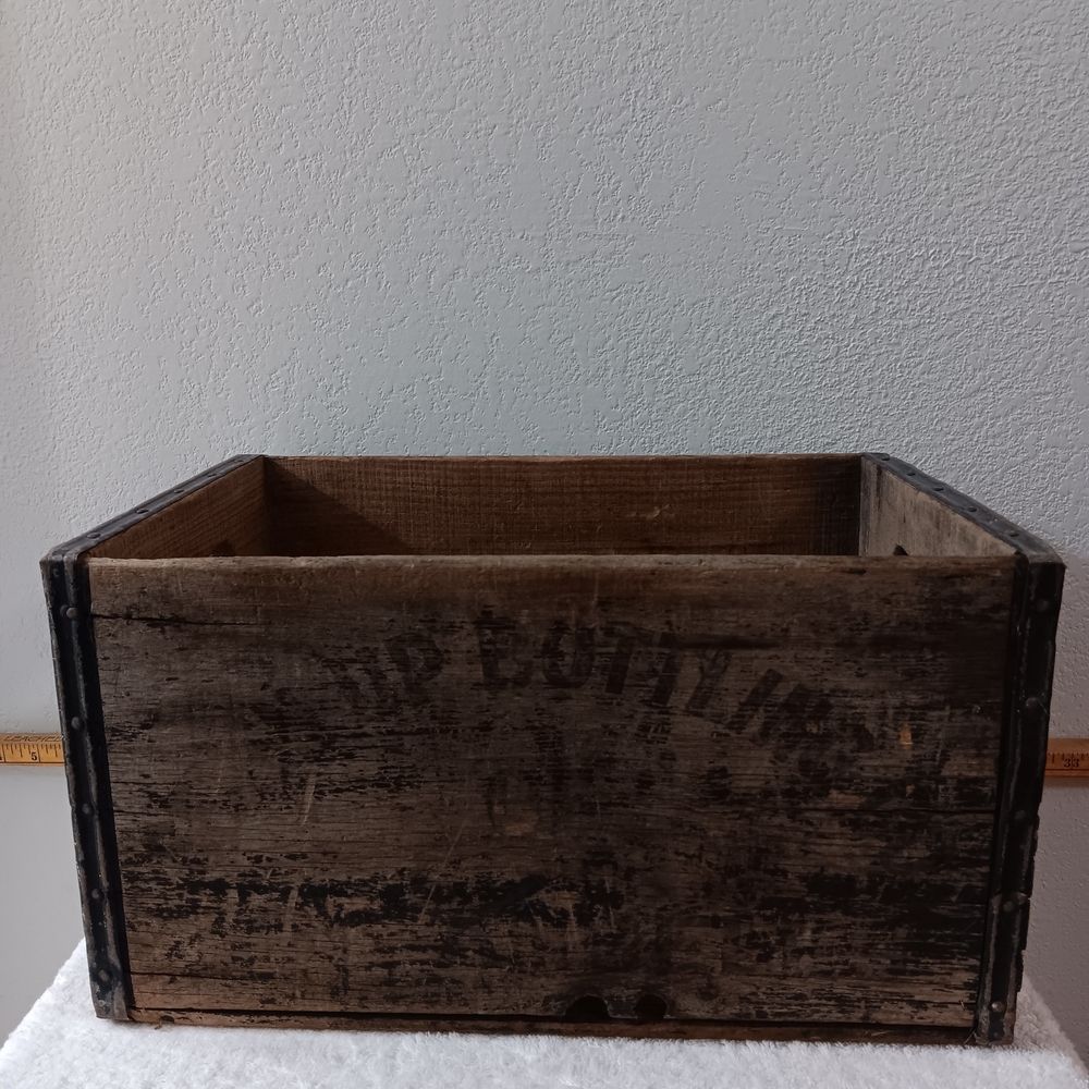 7UP....Vintage Wooden Crate